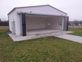 Pron�jem skladu v Nesva�ilech, obec Byst�ice 